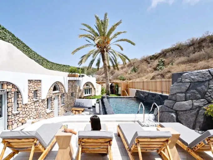 Luxurious Villa with Private Pool in Karterados, Santorini