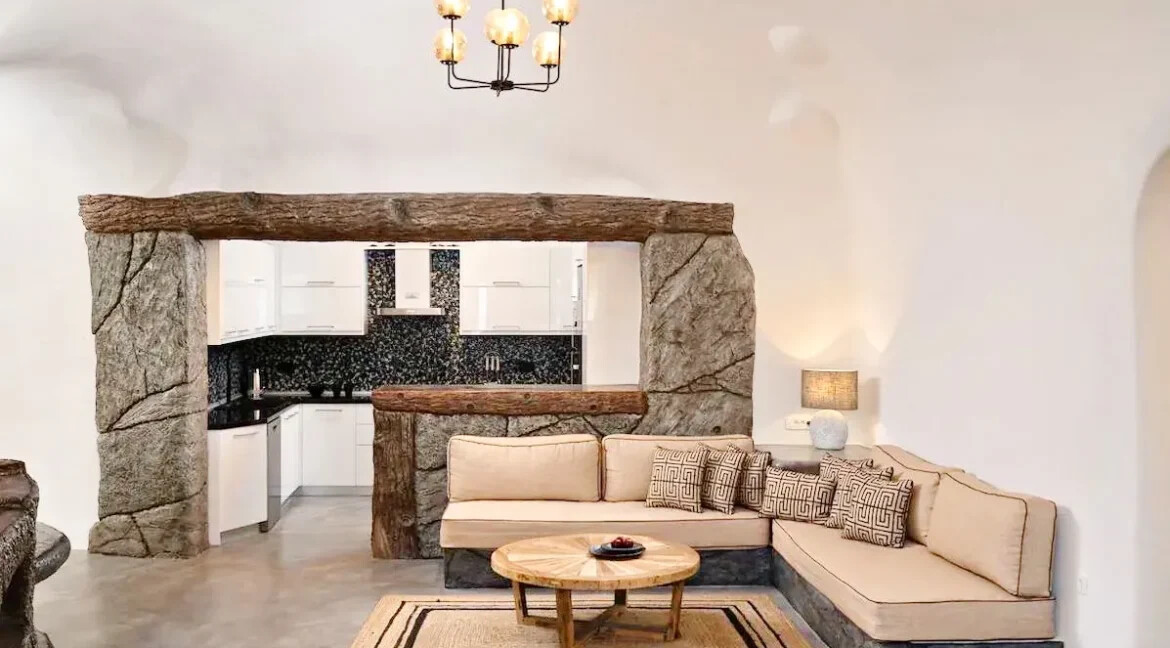 Luxurious Villa with Private Pool in Karterados, Santorini 12