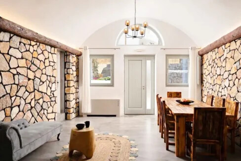 Luxurious Villa with Private Pool in Karterados, Santorini 16