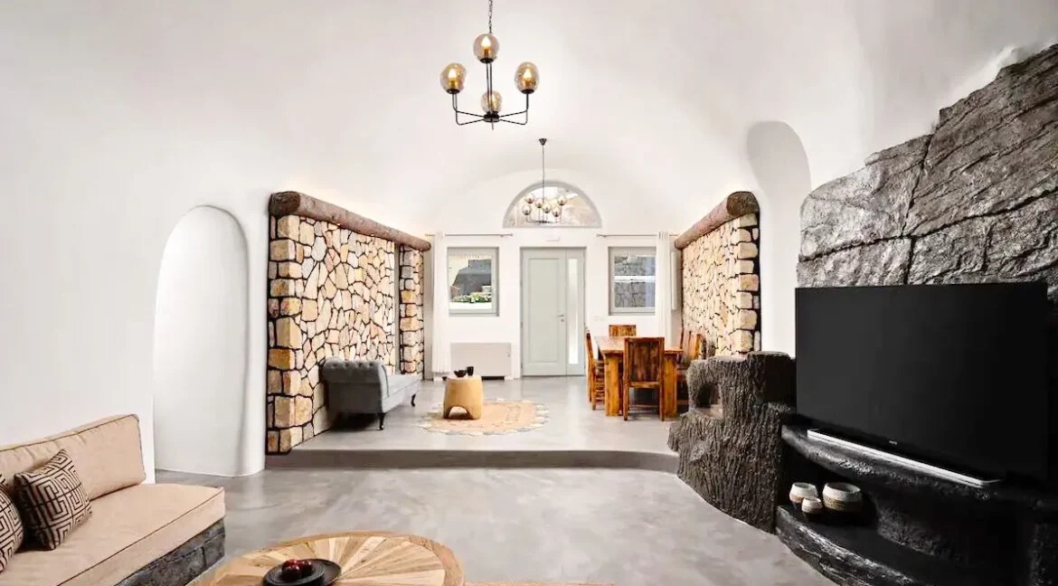 Luxurious Villa with Private Pool in Karterados, Santorini 18