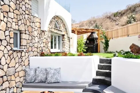 Luxurious Villa with Private Pool in Karterados, Santorini 25