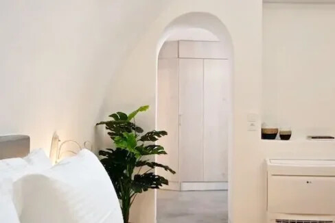 Luxurious Villa with Private Pool in Karterados, Santorini 26