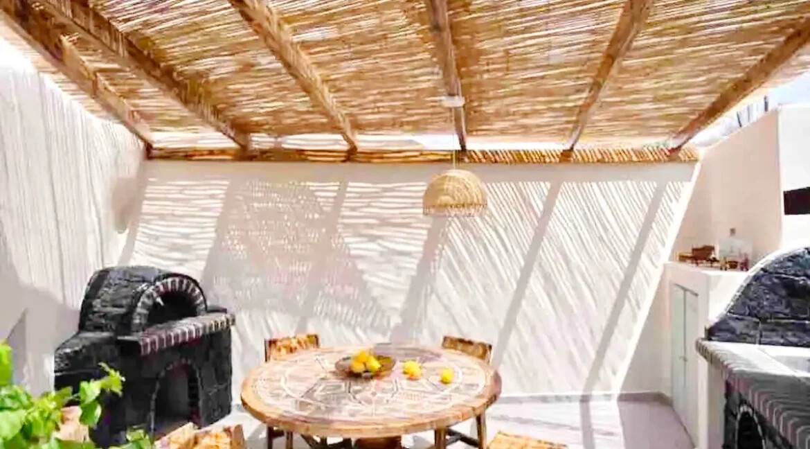 Luxurious Villa with Private Pool in Karterados, Santorini 29