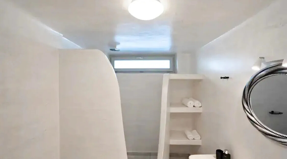 Luxurious Villa with Private Pool in Karterados, Santorini 3