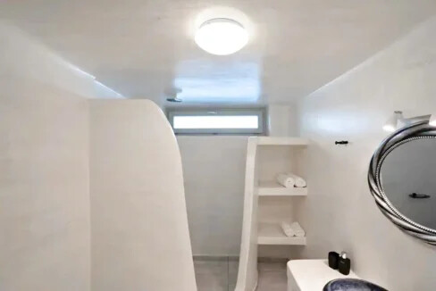 Luxurious Villa with Private Pool in Karterados, Santorini 3