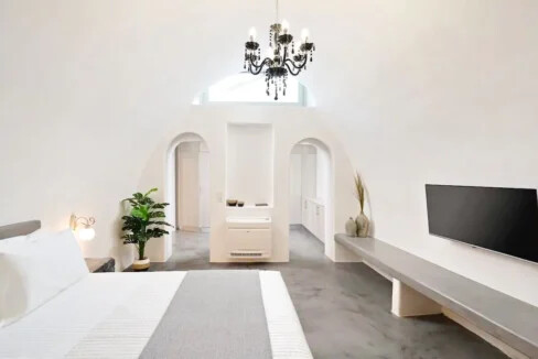 Luxurious Villa with Private Pool in Karterados, Santorini 5