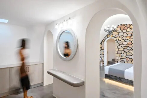 Luxurious Villa with Private Pool in Karterados, Santorini 6