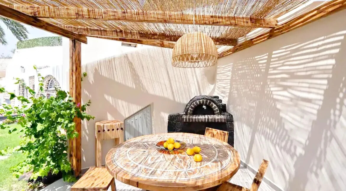 Luxurious Villa with Private Pool in Karterados, Santorini 7