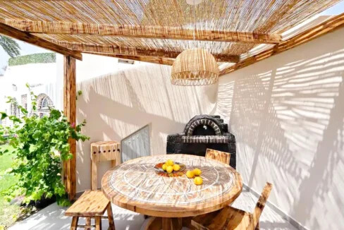 Luxurious Villa with Private Pool in Karterados, Santorini 7