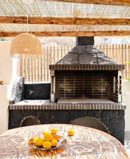 Luxurious Villa with Private Pool in Karterados, Santorini 8