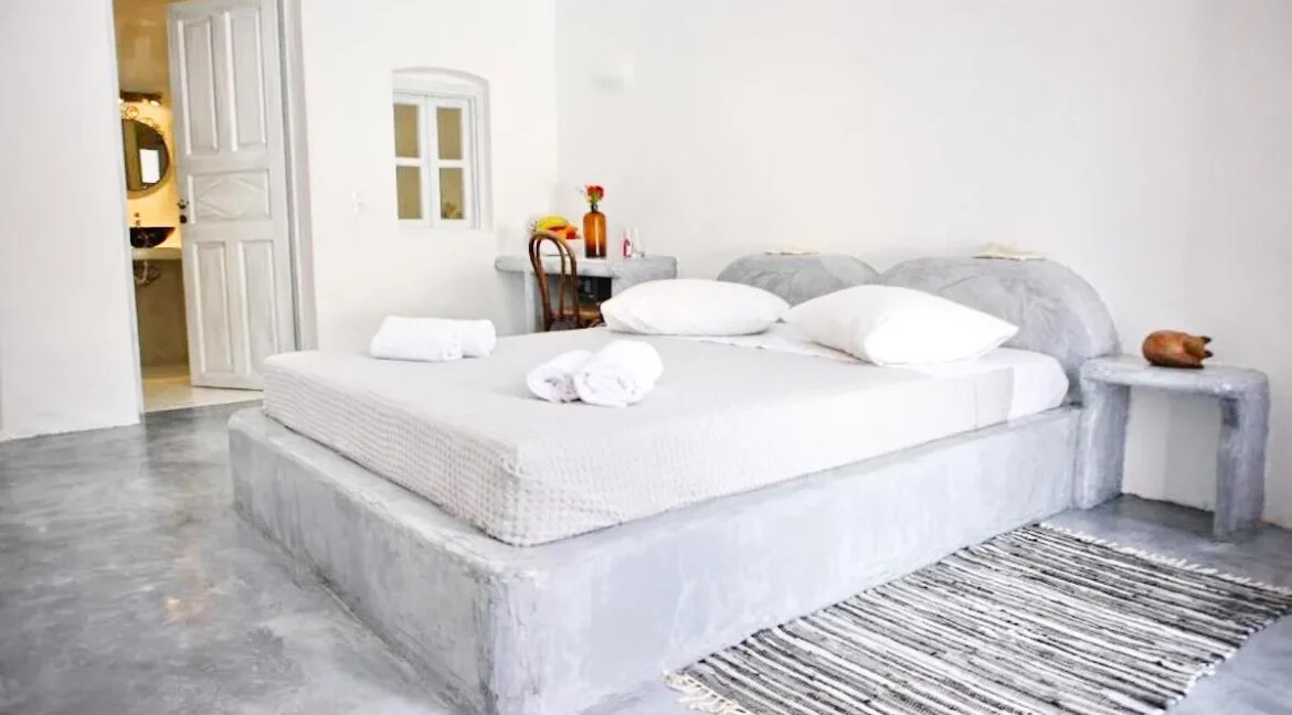 3 Apartment Complex for Sale in Oia, Santorini 10