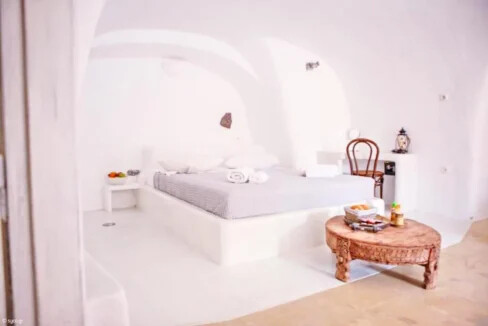 3 Apartment Complex for Sale in Oia, Santorini 11