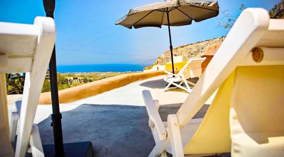 3 Apartment Complex for Sale in Oia, Santorini 13