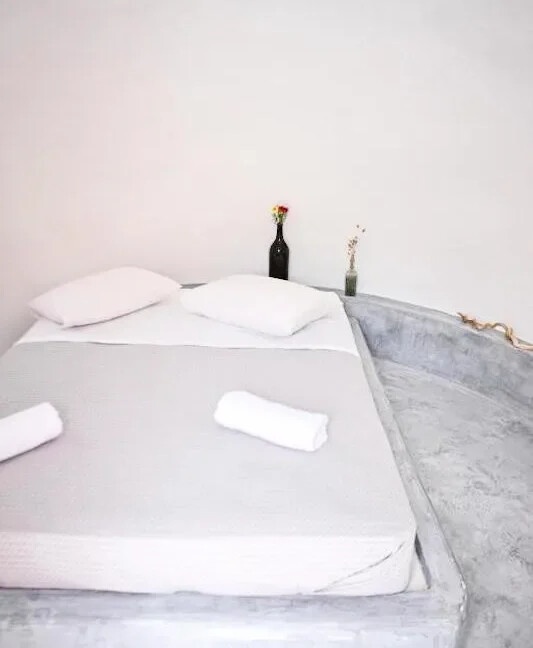 3 Apartment Complex for Sale in Oia, Santorini 15