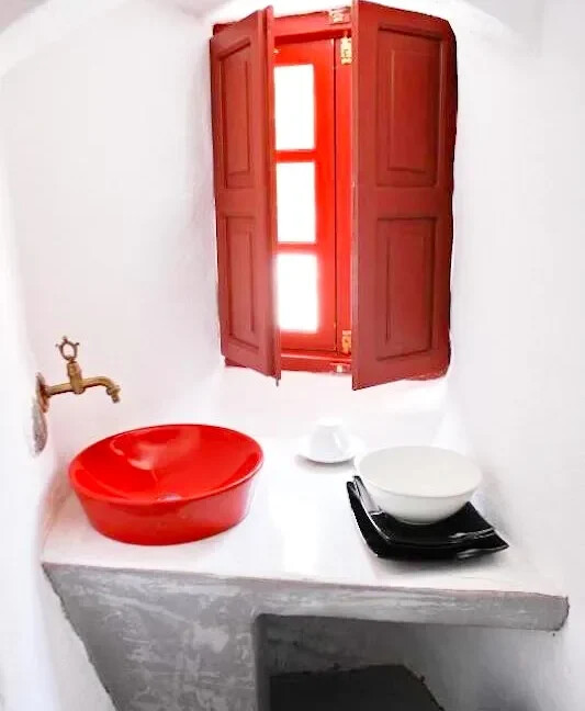 3 Apartment Complex for Sale in Oia, Santorini 2