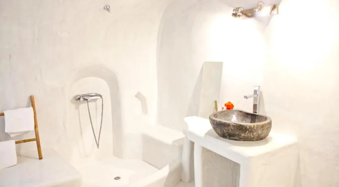 3 Apartment Complex for Sale in Oia, Santorini 20