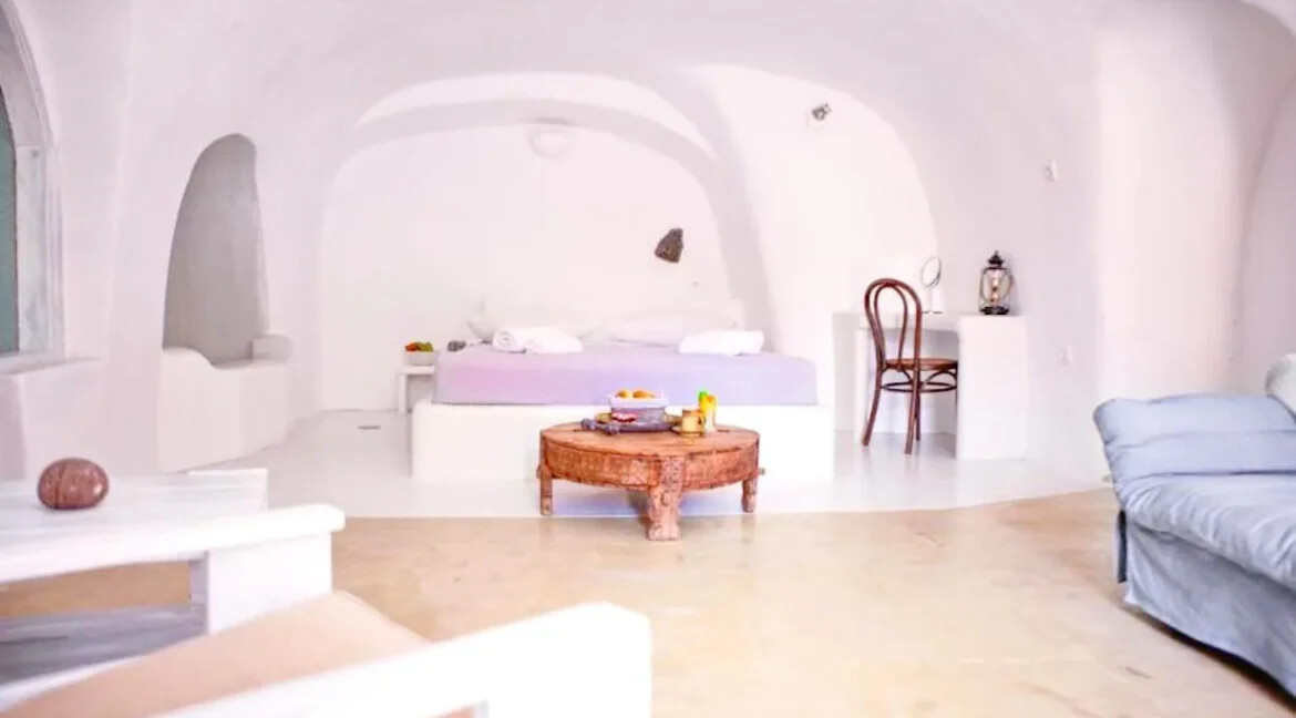 3 Apartment Complex for Sale in Oia, Santorini 4