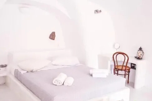 3 Apartment Complex for Sale in Oia, Santorini 9