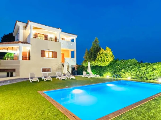 Luxurious Maisonette with Pool for Sale in Crete Greece