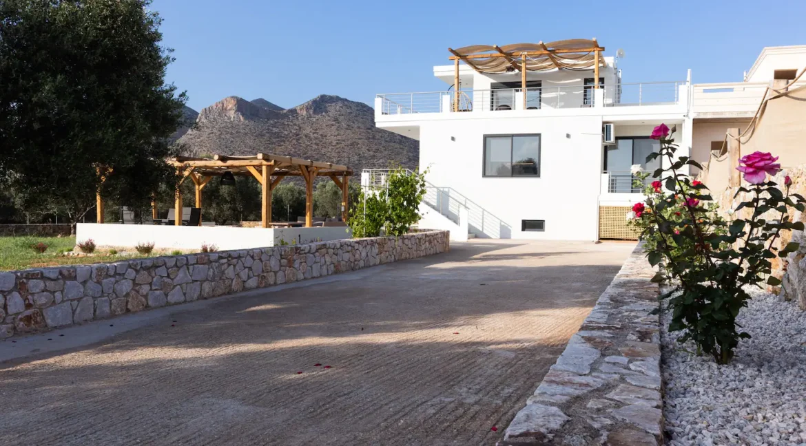 Luxurious Seaview Villa for Sale in Stavros, Chania 3