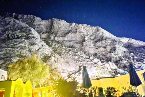 Seaview Property for sale in Santorini, Kamari 16