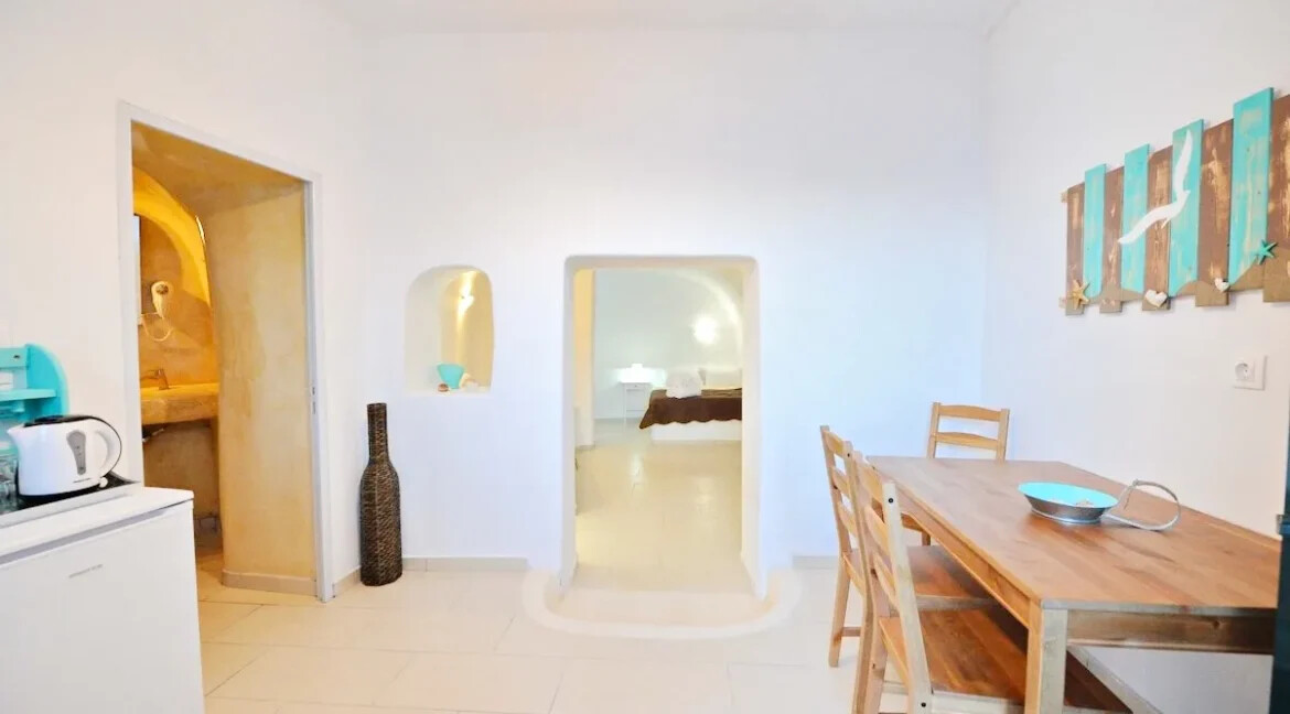 Single-Family Home for sale in Santorini with Beautiful Sea Views 1