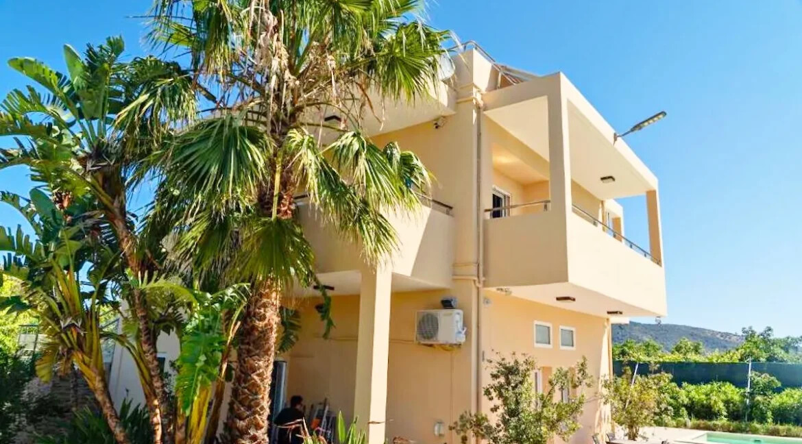 Luxurious Eco-Tourist and Agro-Tourist Villa for Sale in Crete, Greece 4