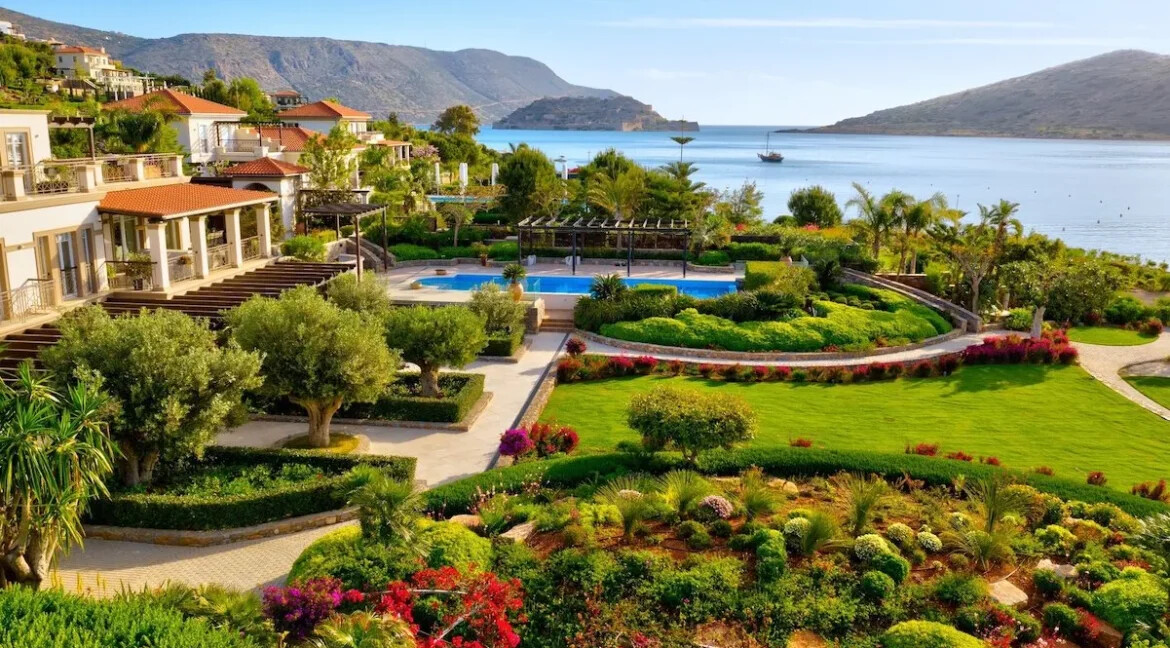 4 seafront Villas for sale in Elounda Crete for sale 1