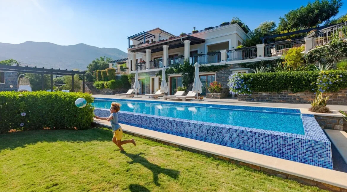 4 seafront Villas for sale in Elounda Crete for sale 4