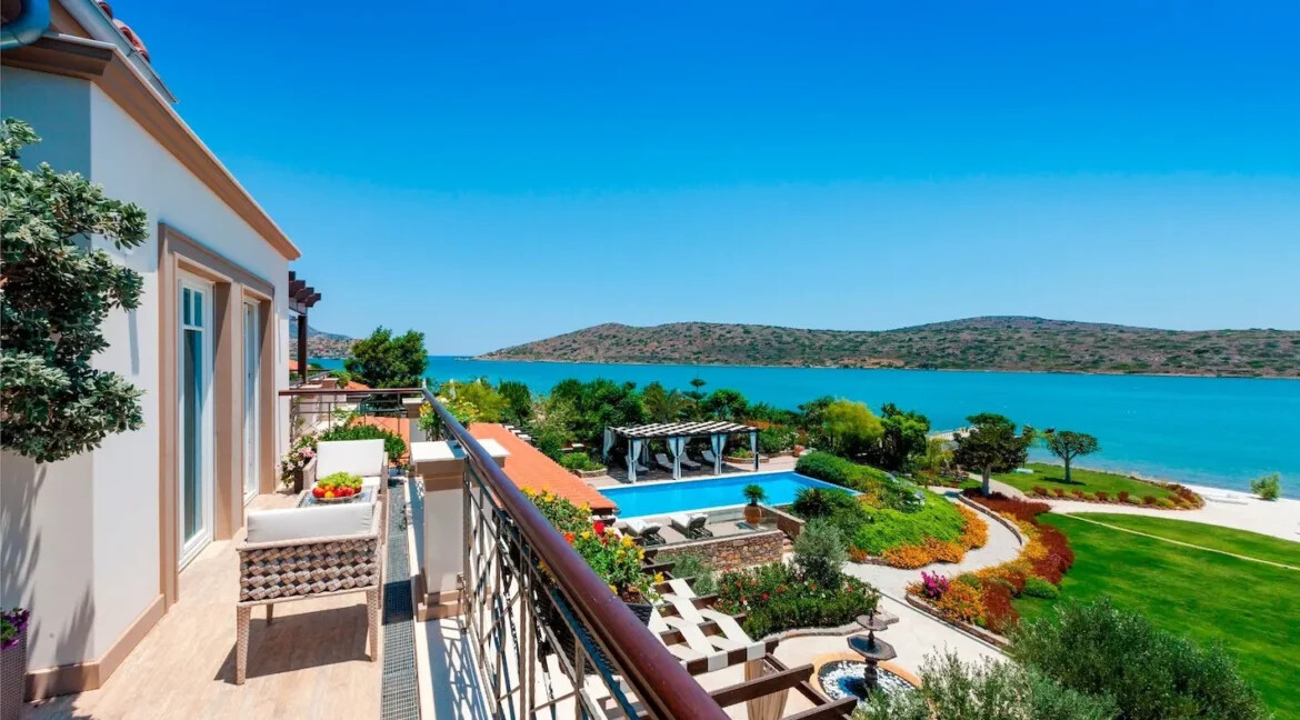 4 seafront Villas for sale in Elounda Crete for sale 6