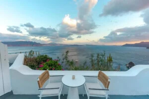 Property of 2 Suites for Sale in Oia, Santorini