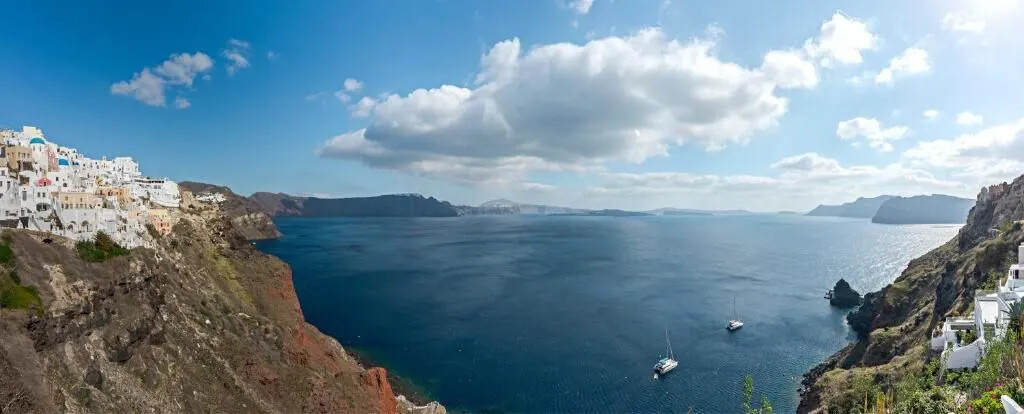 Property of 2 Suites for Sale in Oia, Santorini 4