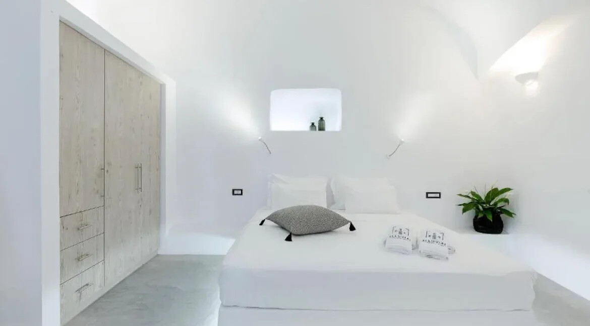 20th-Century Winery Turned into 3 apartments Villa for sale in Santorini 26