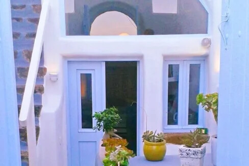 Beautiful Maisonette for Sale in Santorini 1