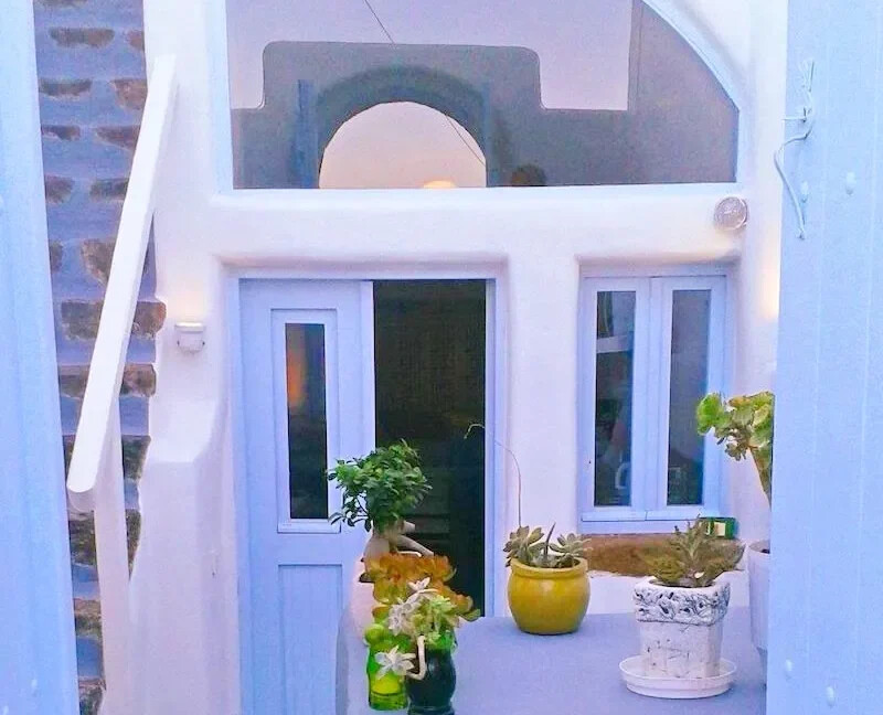 Beautiful Maisonette for Sale in Santorini 1