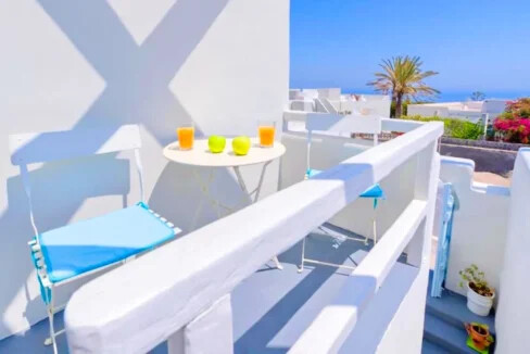 Beautiful Maisonette for Sale in Santorini 10