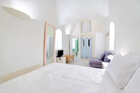 Beautiful Maisonette for Sale in Santorini 14