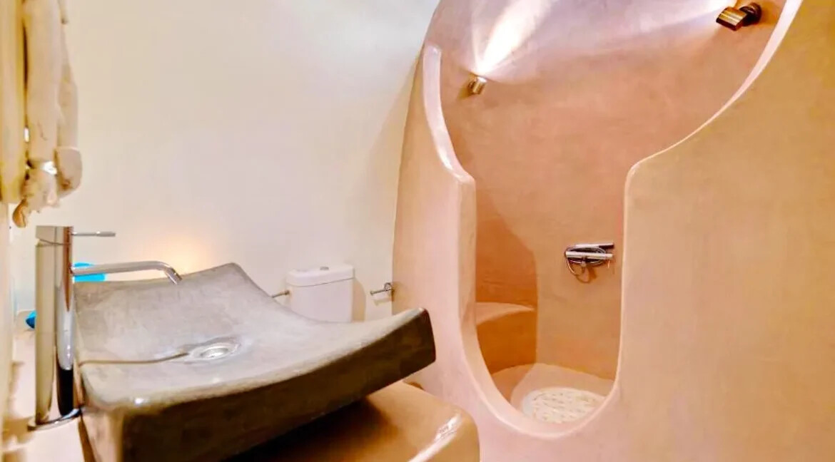 Beautiful Maisonette for Sale in Santorini 19