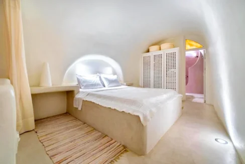 Beautiful Maisonette for Sale in Santorini 2
