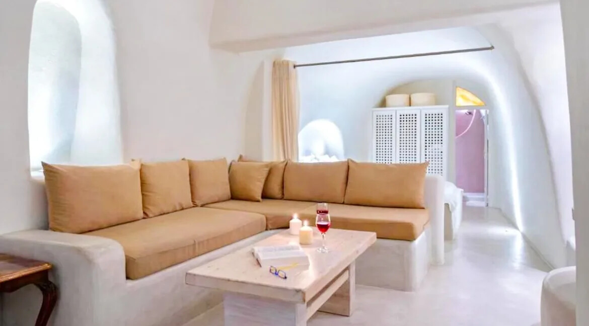 Beautiful Maisonette for Sale in Santorini 20