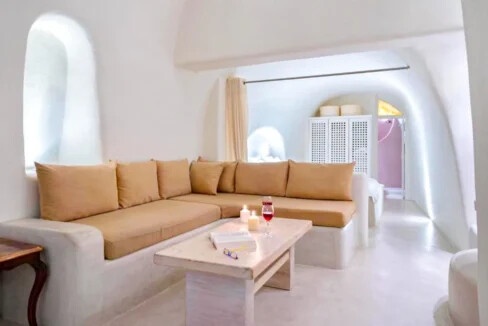 Beautiful Maisonette for Sale in Santorini 20