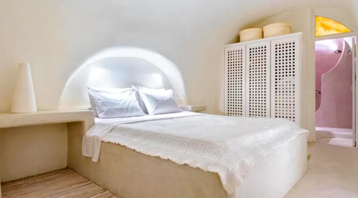 Beautiful Maisonette for Sale in Santorini 21