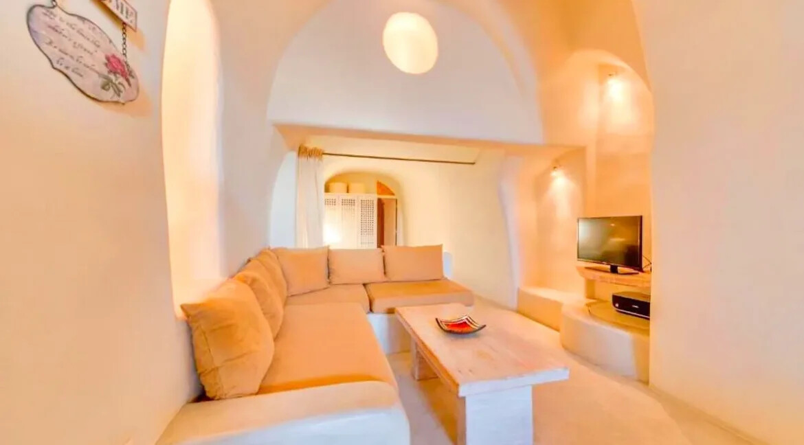 Beautiful Maisonette for Sale in Santorini 23