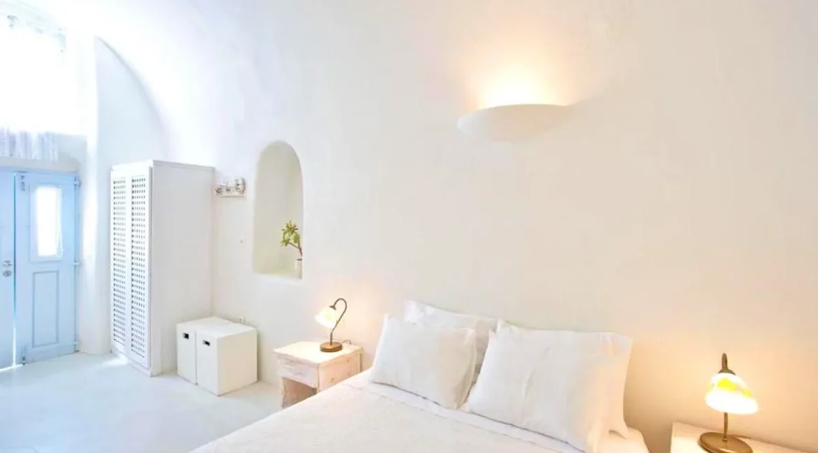 Beautiful Maisonette for Sale in Santorini 5