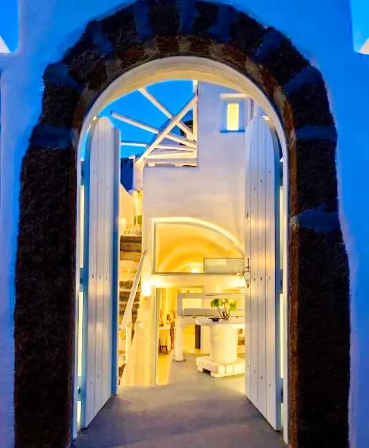 Beautiful Maisonette for Sale in Santorini 6
