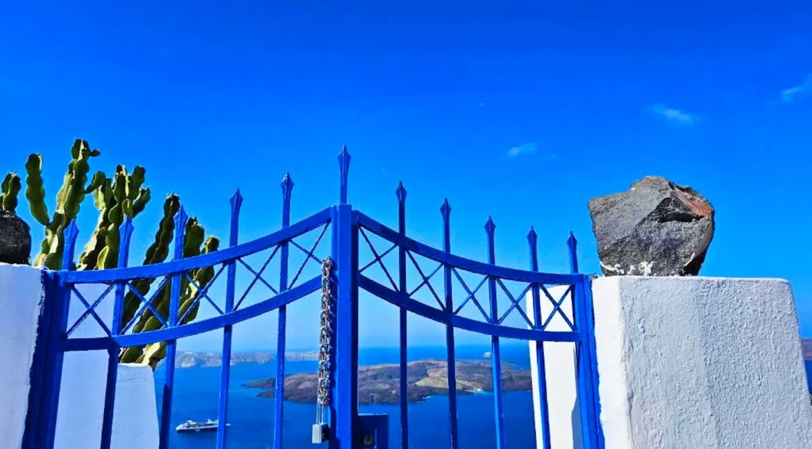 Cave House for Sale in Firostefani, Santorini 24