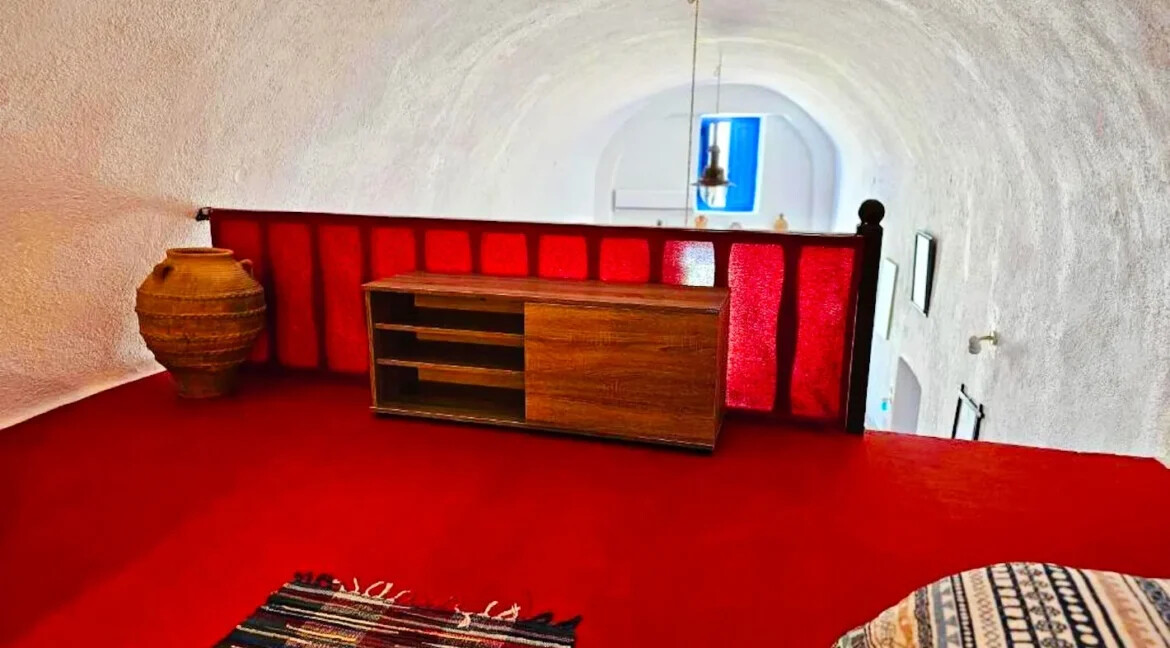 Cave House for Sale in Firostefani, Santorini 3