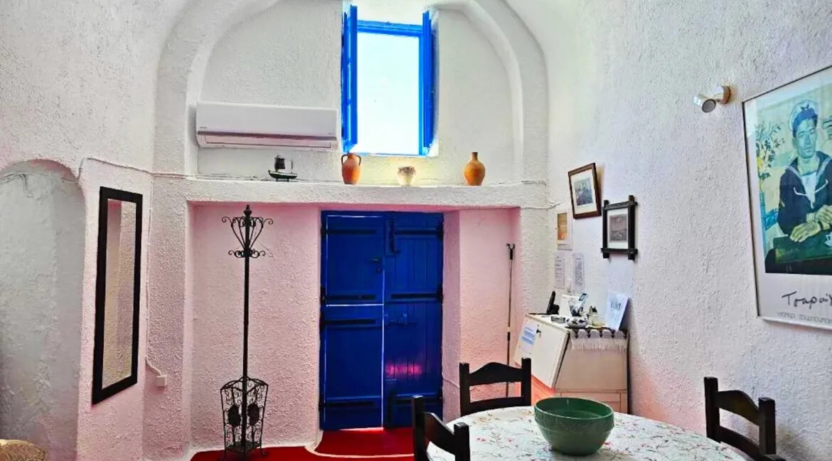 Cave House for Sale in Firostefani, Santorini 4