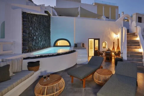 Cave House for Sale in Imerovigli, Santorini 14