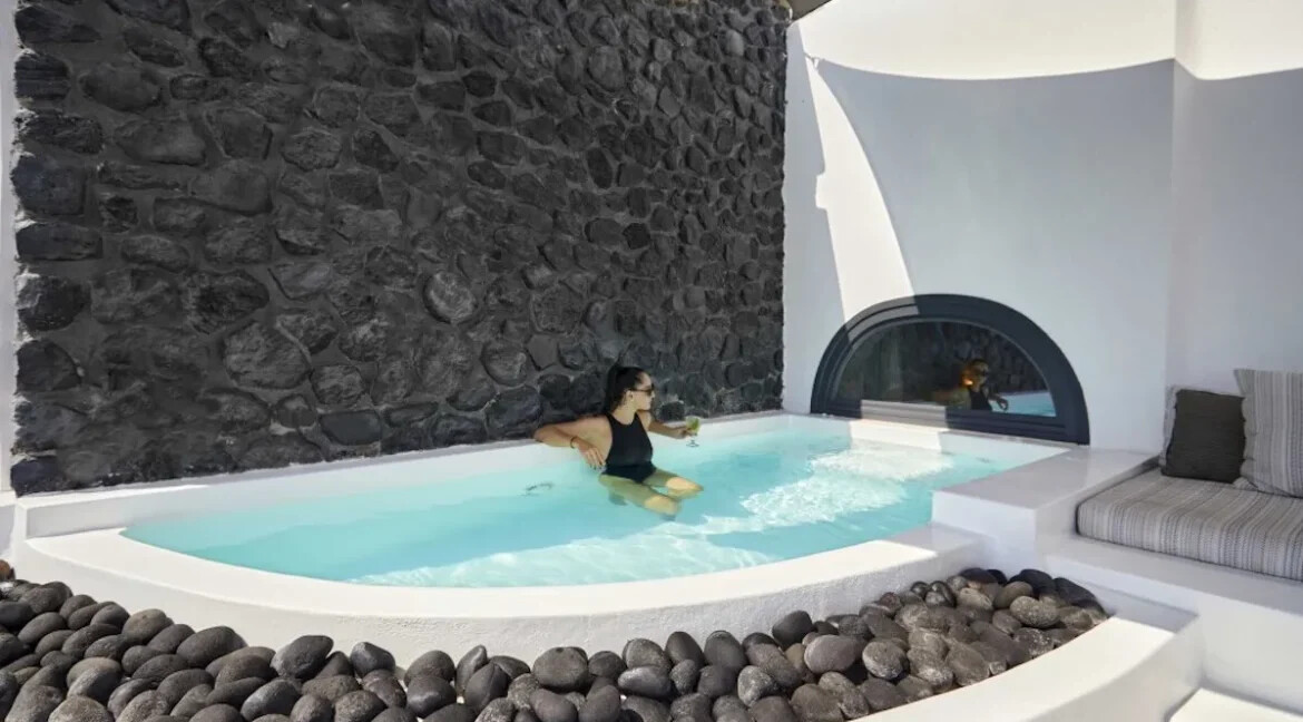 Cave House for Sale in Imerovigli, Santorini 16